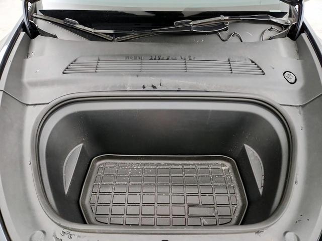 Photo of 2023 Gray Tesla Model Y