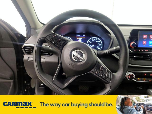 Photo of 2024 Black Nissan Altima