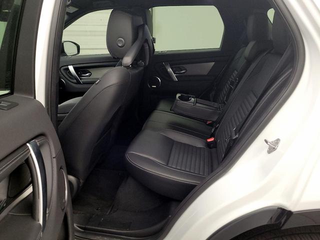 Photo of 2024 White Land Rover Discovery Sport