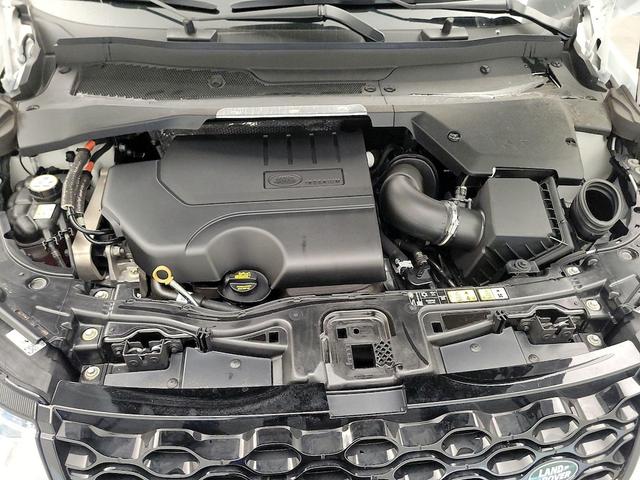 Photo of 2024 White Land Rover Discovery Sport