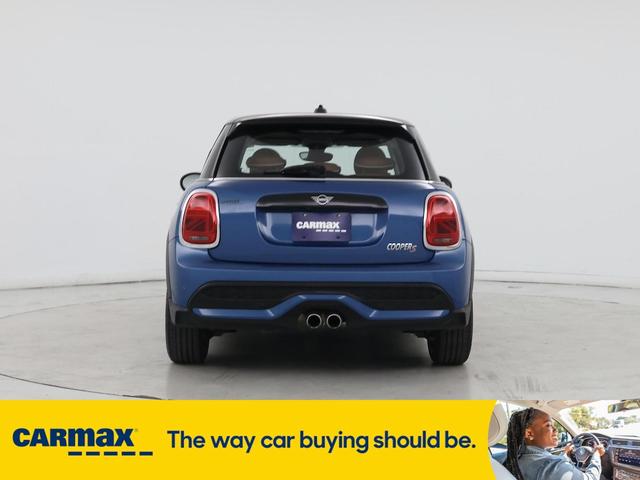 Photo of 2022 Blue MINI Hardtop