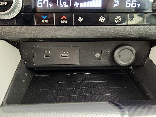 Photo of 2024 White Mitsubishi Outlander