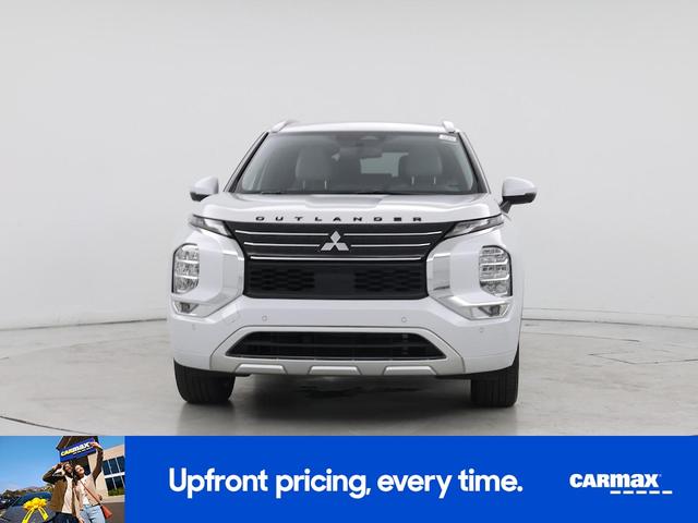 Photo of 2024 White Mitsubishi Outlander