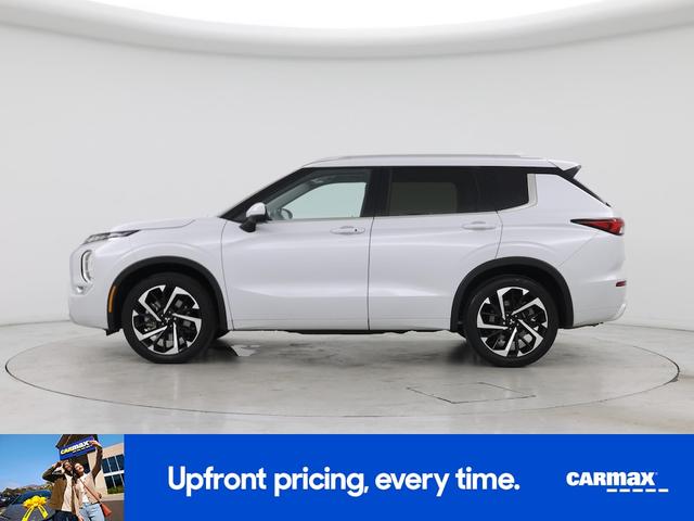 Photo of 2024 White Mitsubishi Outlander