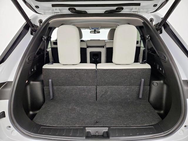 Photo of 2024 White Mitsubishi Outlander