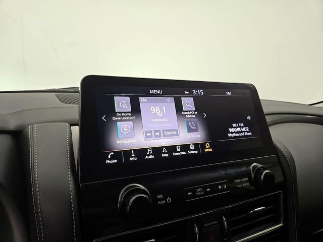 Photo of 2022 White INFINITI QX80