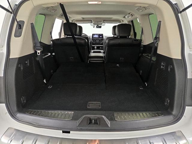Photo of 2022 White INFINITI QX80