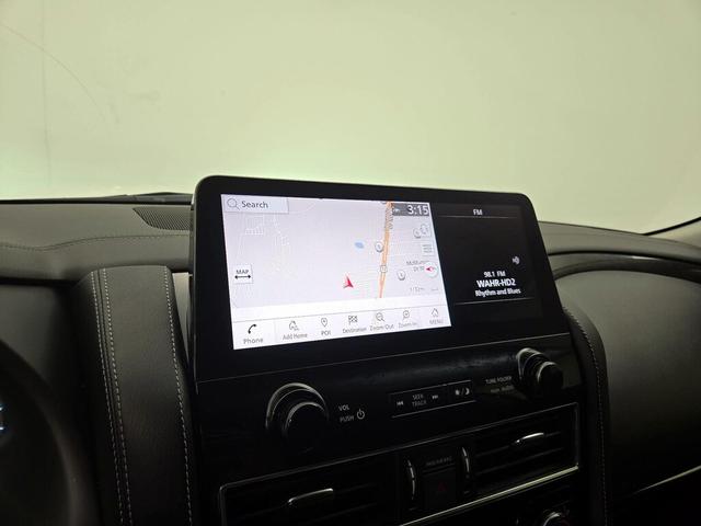 Photo of 2022 White INFINITI QX80