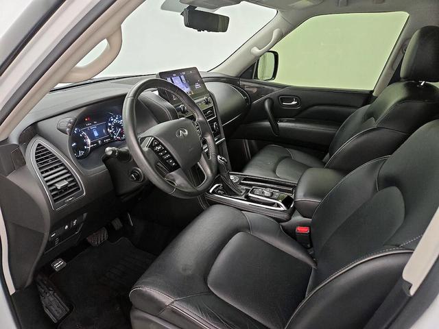 Photo of 2022 White INFINITI QX80