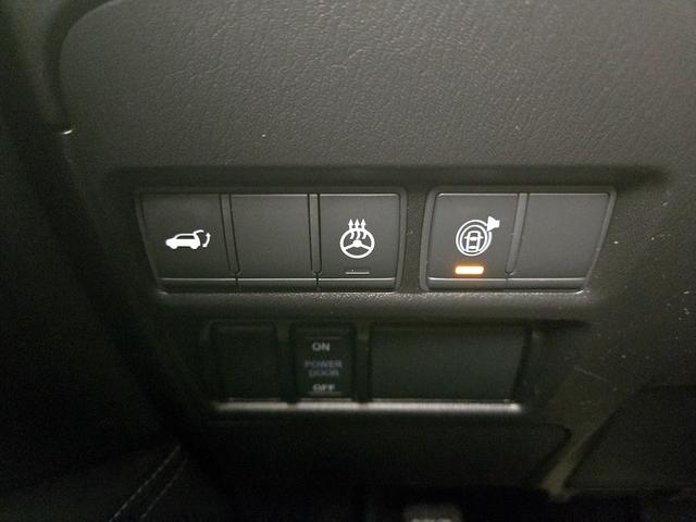 Photo of 2022 White INFINITI QX80