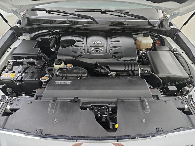 Photo of 2022 White INFINITI QX80