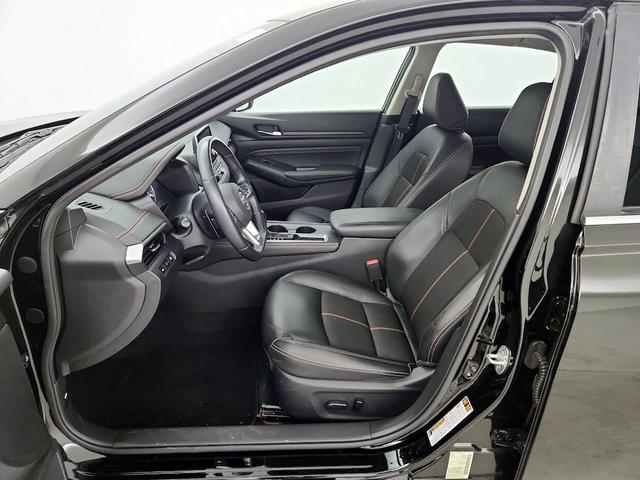 Photo of 2019 Black Nissan Altima