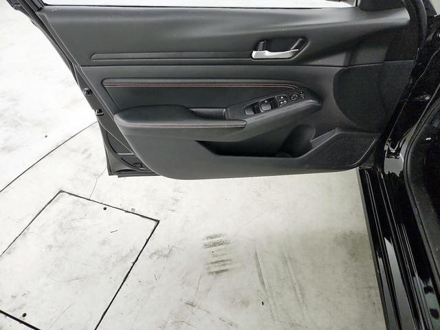Photo of 2019 Black Nissan Altima