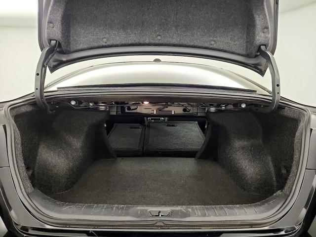 Photo of 2019 Black Nissan Altima