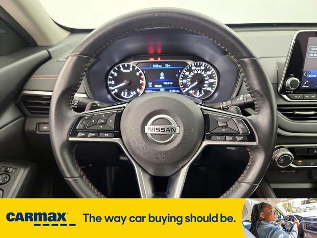 Photo of 2019 Black Nissan Altima