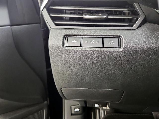 Photo of 2019 Black Nissan Altima