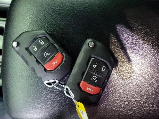Photo of 2021 Gray Jeep Wrangler