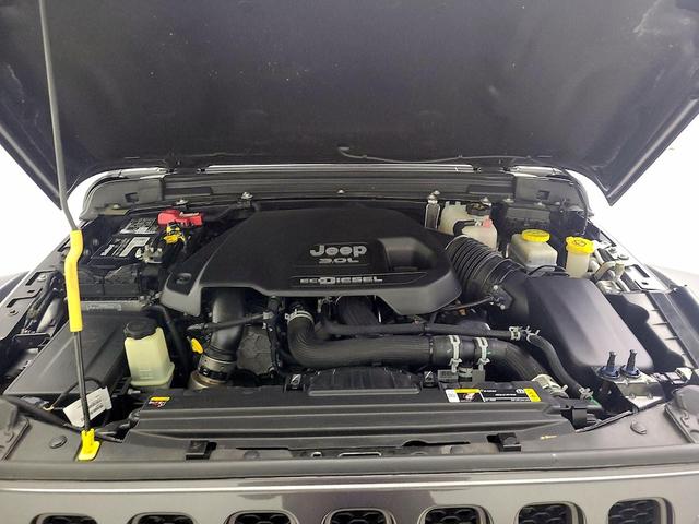 Photo of 2021 Gray Jeep Wrangler