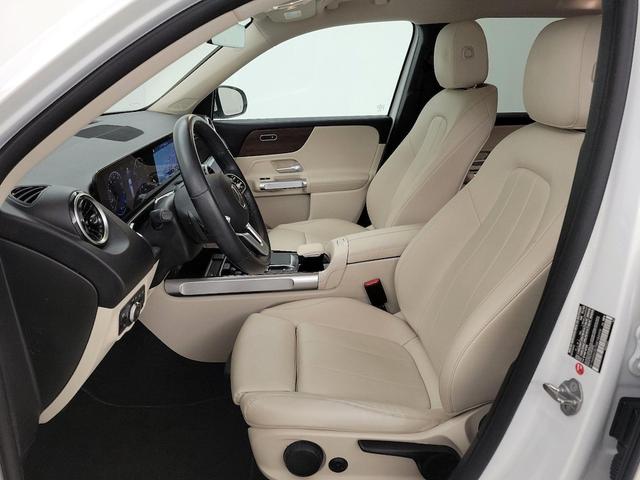 Photo of 2022 White Mercedes-Benz GLB 250