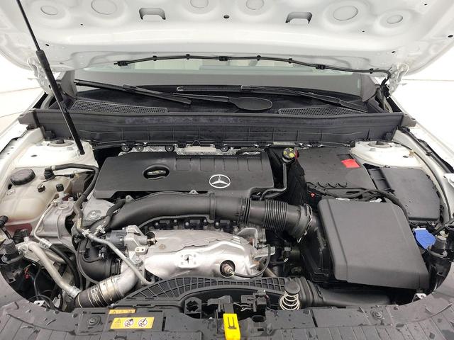 Photo of 2022 White Mercedes-Benz GLB 250