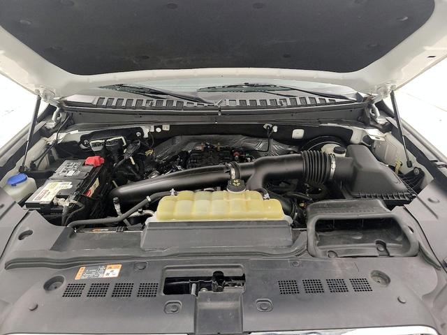 Photo of 2021 White Lincoln Navigator