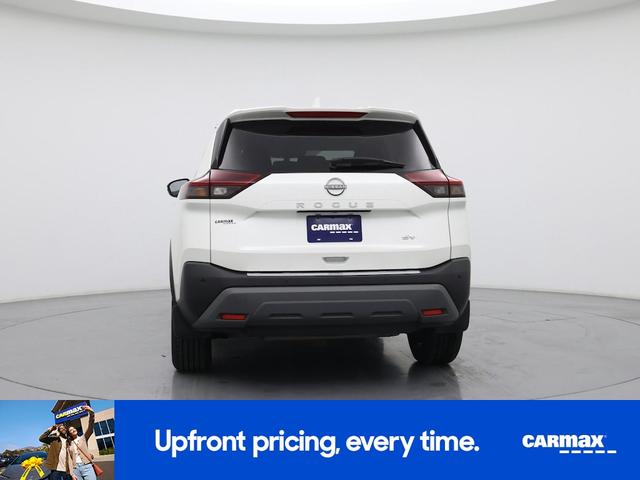 Photo of 2023 White Nissan Rogue