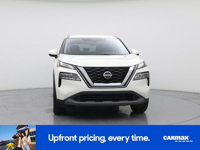 Photo of 2023 White Nissan Rogue