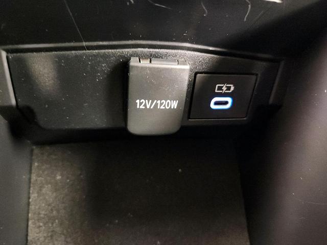 Photo of 2022 White Toyota Corolla