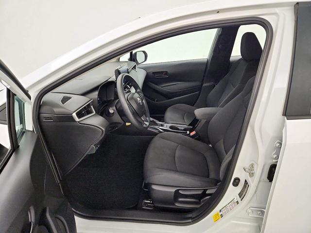 Photo of 2022 White Toyota Corolla