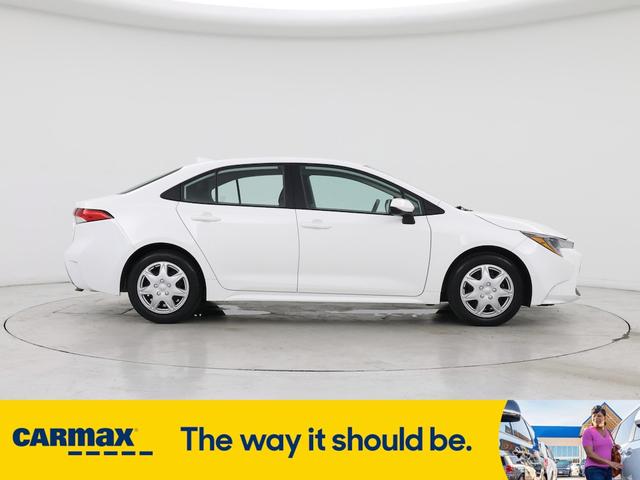 Photo of 2022 White Toyota Corolla