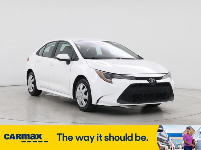Photo of 2022 White Toyota Corolla