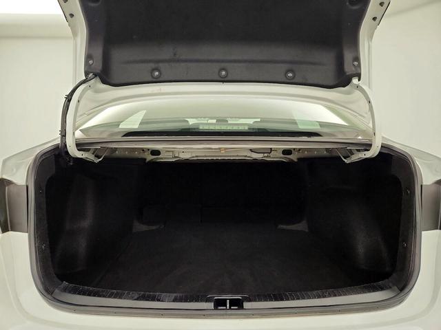 Photo of 2022 White Toyota Corolla