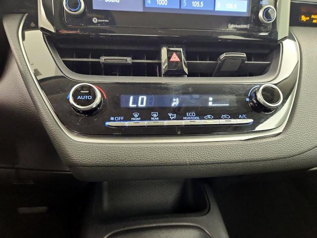 Photo of 2022 White Toyota Corolla
