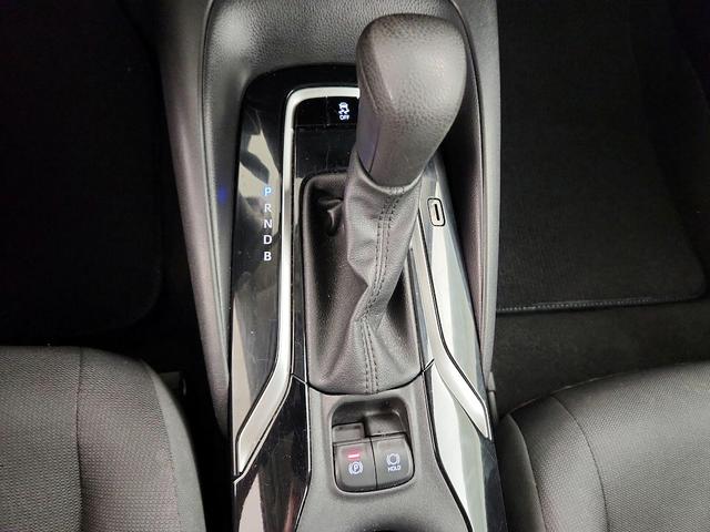 Photo of 2022 White Toyota Corolla