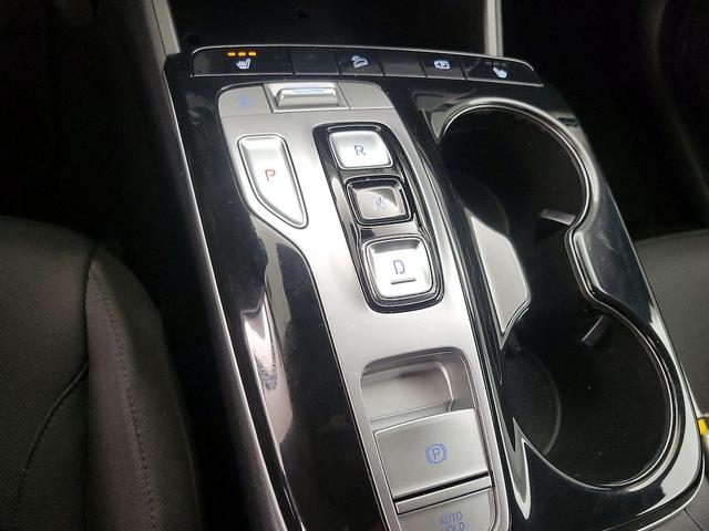 Photo of 2022 White Hyundai TUCSON Hybrid