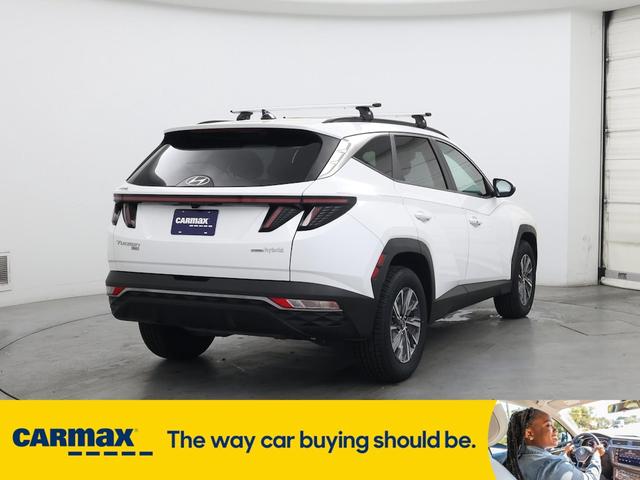 Photo of 2022 White Hyundai TUCSON Hybrid