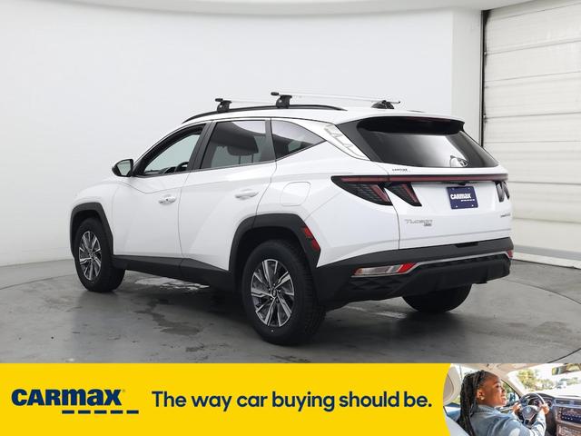 Photo of 2022 White Hyundai TUCSON Hybrid