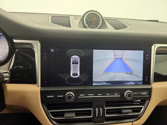 Photo of 2021 Blue Porsche Macan