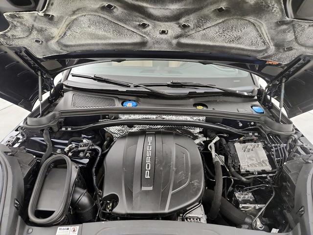 Photo of 2021 Blue Porsche Macan
