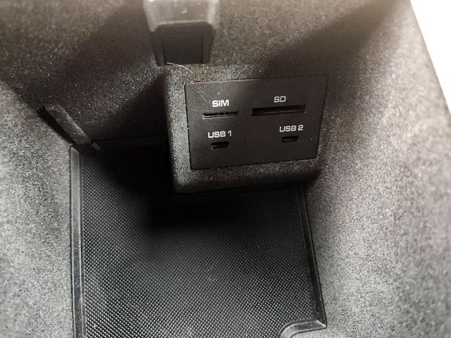 Photo of 2021 Blue Porsche Macan