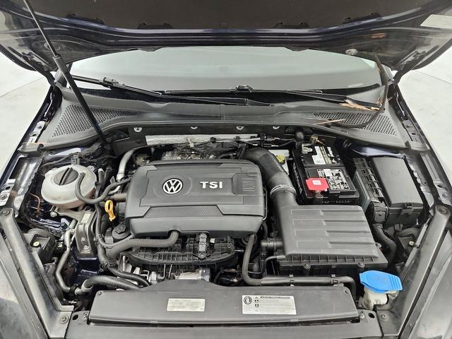 Photo of 2017 Blue Volkswagen Golf Alltrack