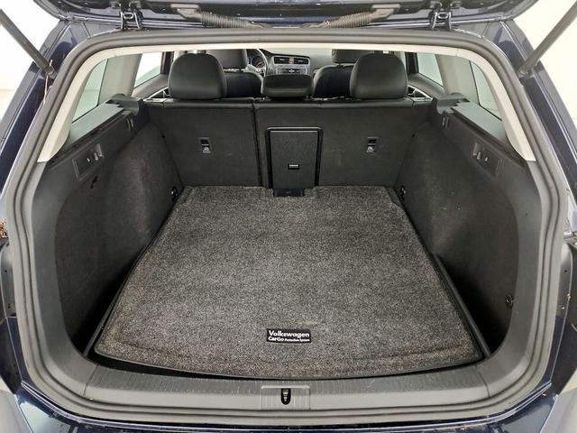 Photo of 2017 Blue Volkswagen Golf Alltrack