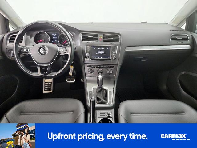 Photo of 2017 Blue Volkswagen Golf Alltrack