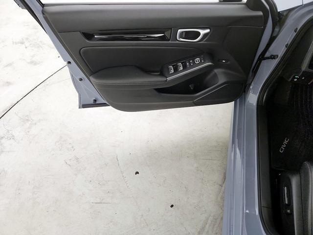 Photo of 2024 Gray Honda Civic