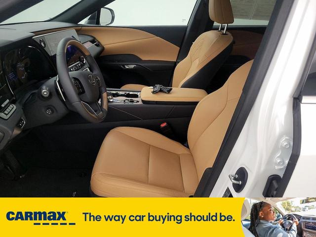 Photo of 2025 White Lexus RX 350h