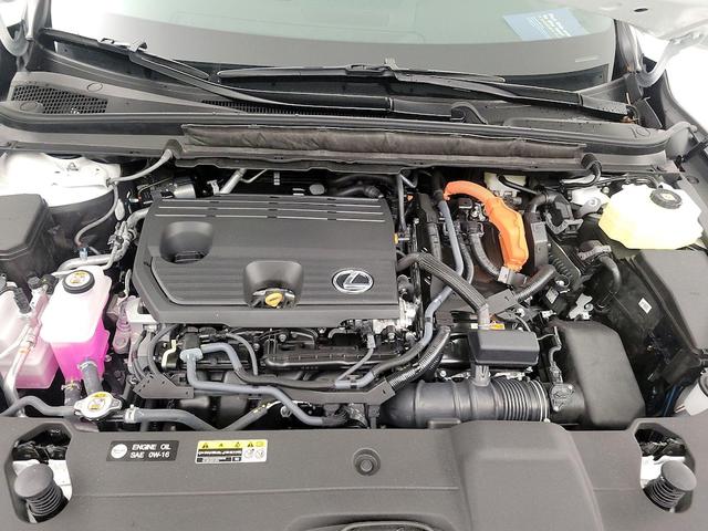 Photo of 2025 White Lexus RX 350h
