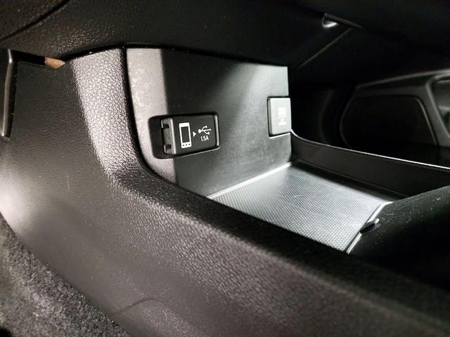 Photo of 2019 White Honda Civic