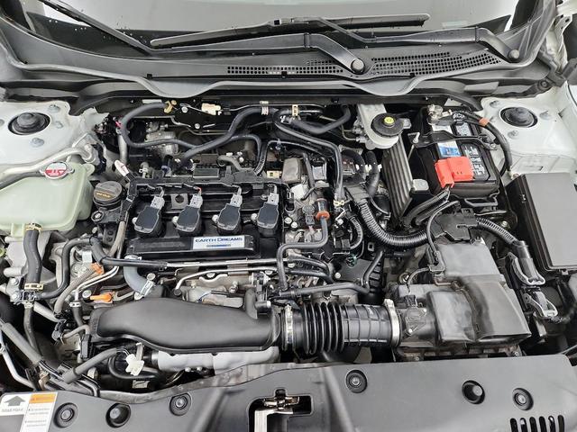 Photo of 2019 White Honda Civic