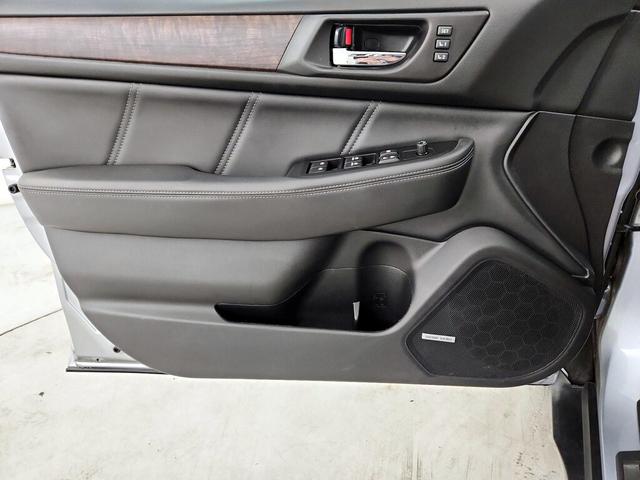 Photo of 2019 Gray Subaru Outback