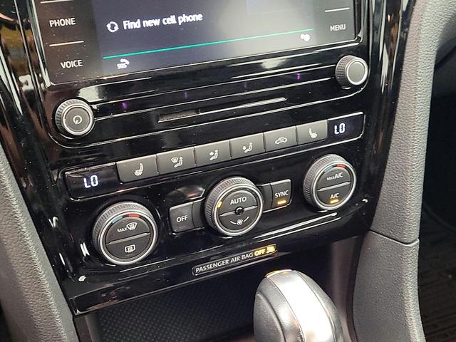 Photo of 2021 Gray Volkswagen Passat